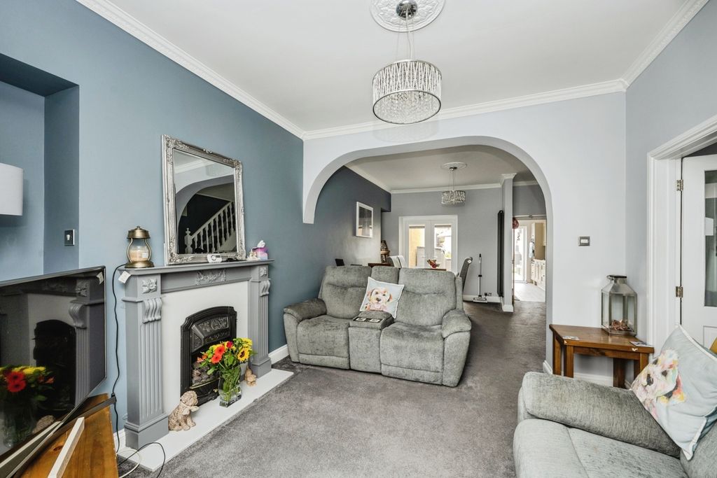 Property photo 3 of 20 Pbox-Img.Jpg