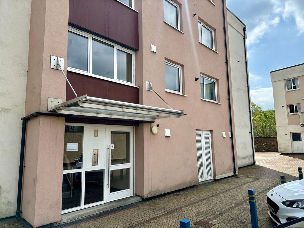 Property photo 2 of 10