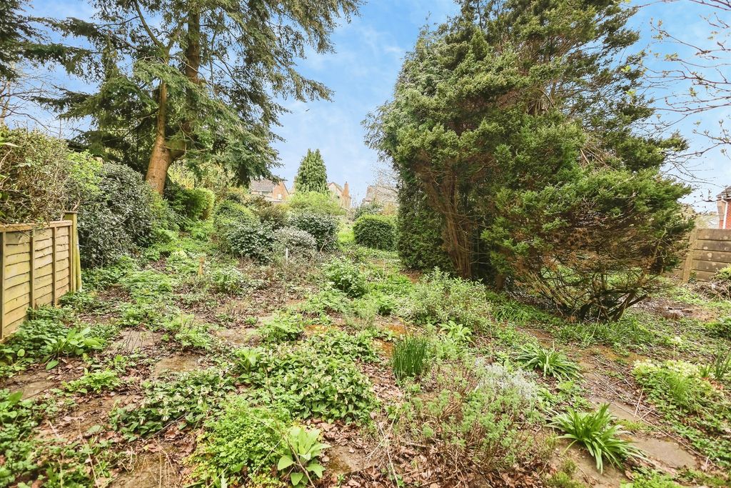 Property photo 3 of 27