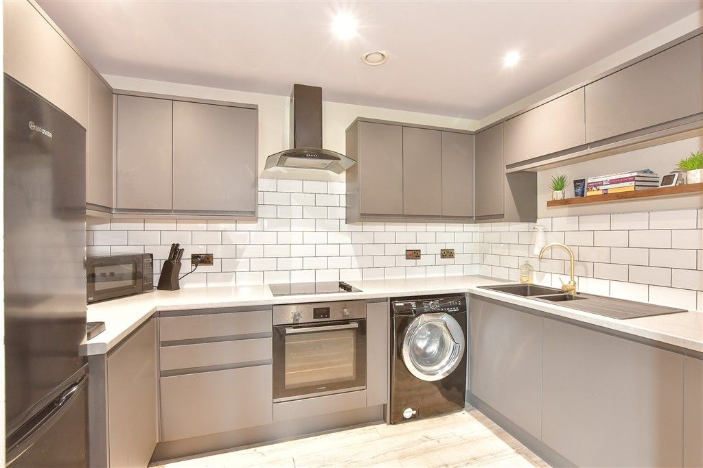 Property photo 1 of 9 Kitchen