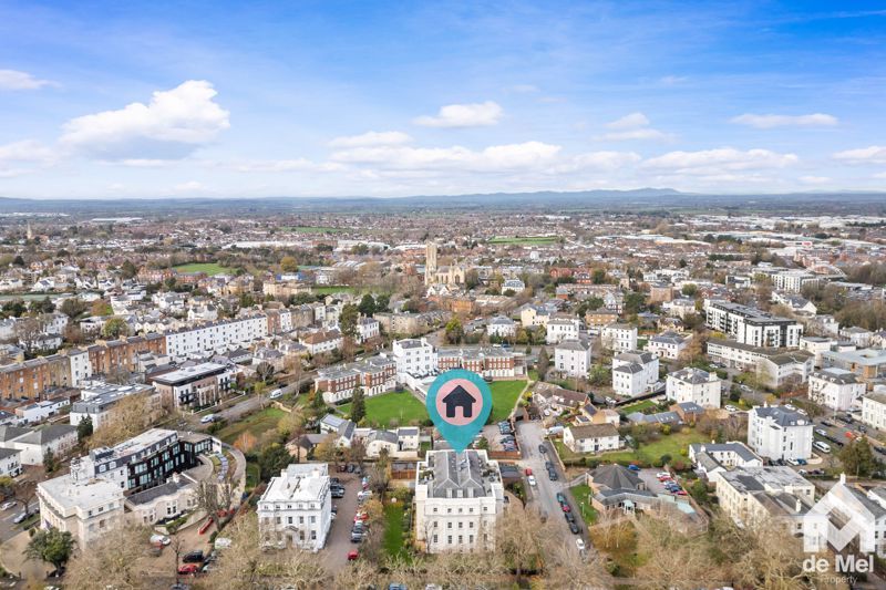 Property photo 3 of 17 Photo 4