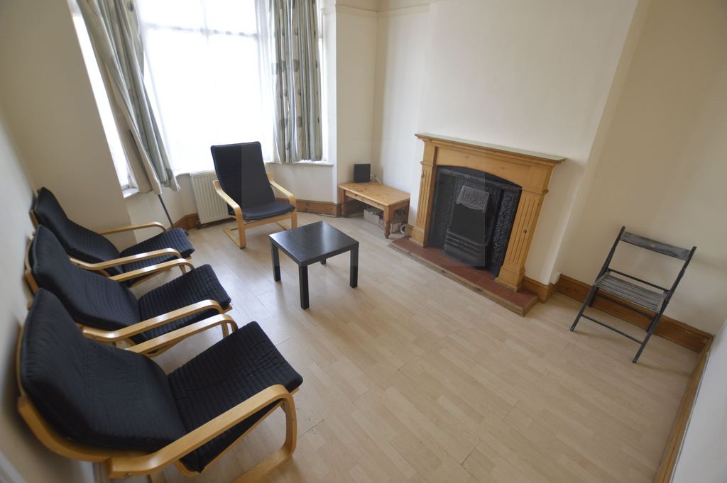 Property photo 3 of 12 Photo 3