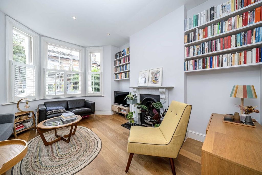 Property photo 2 of 11