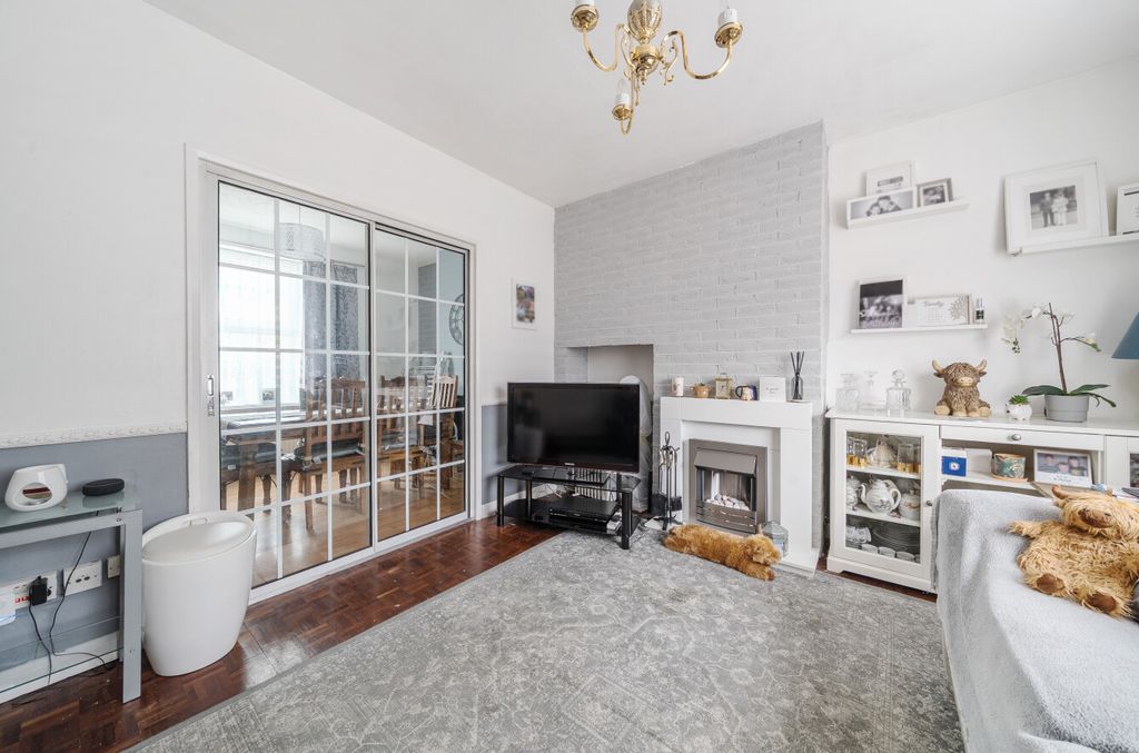 Property photo 3 of 11 1369738-12-68F645...