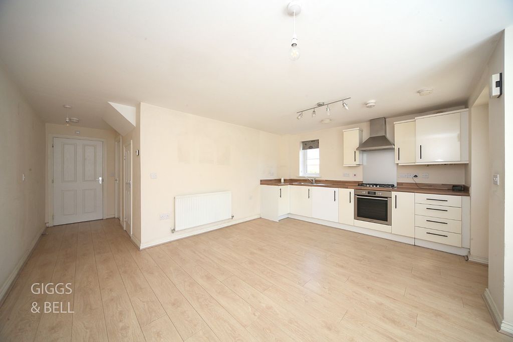 Property photo 3 of 10 5161902
