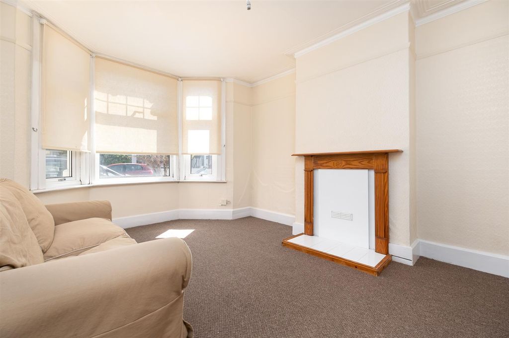 Property photo 2 of 12 Living Room