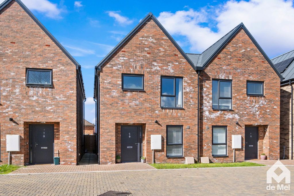 Property photo 1 of 13 Photo 13