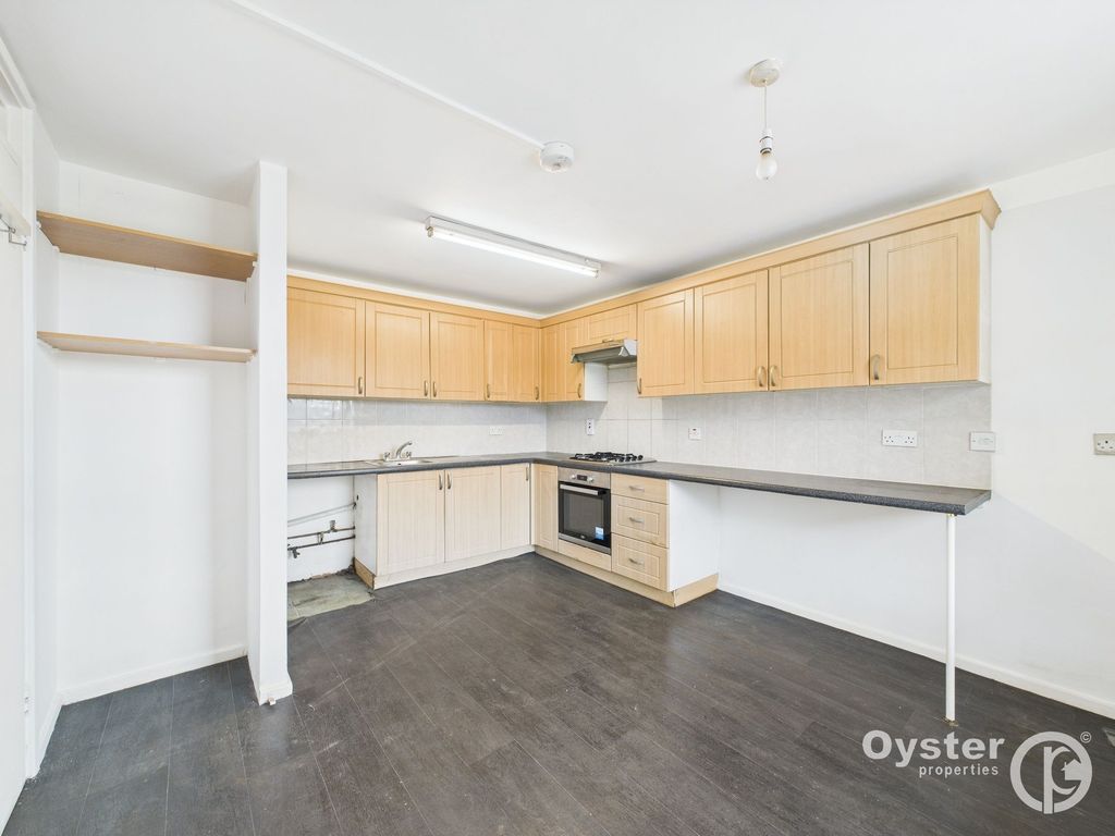 Property photo 3 of 16 Kitchen
