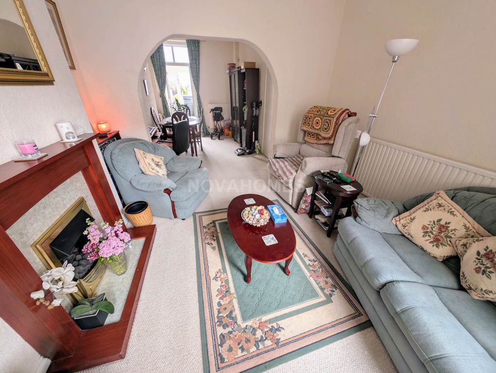 Property photo 2 of 11