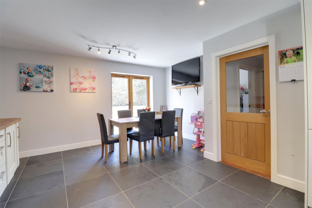 Property photo 3 of 15 3 - Picture No. 03