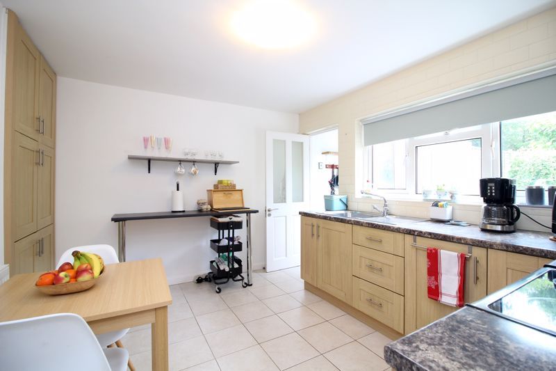 Property photo 3 of 16 Kitchen