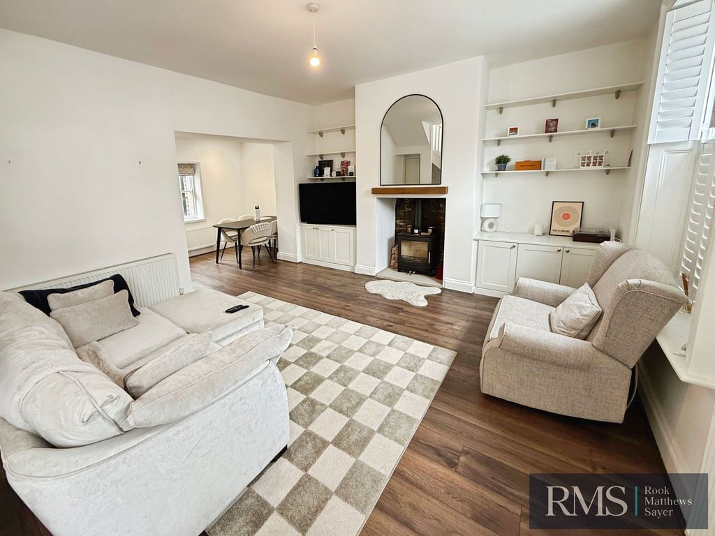 Property photo 2 of 10 Photo 11