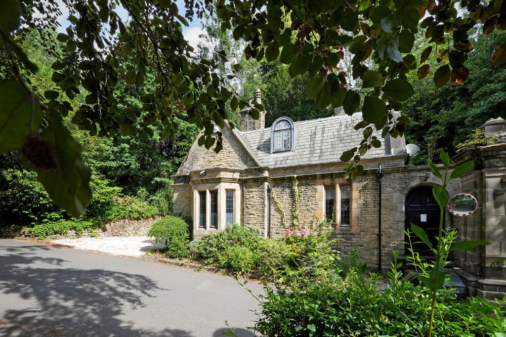 Property photo 1 of 29 Front External