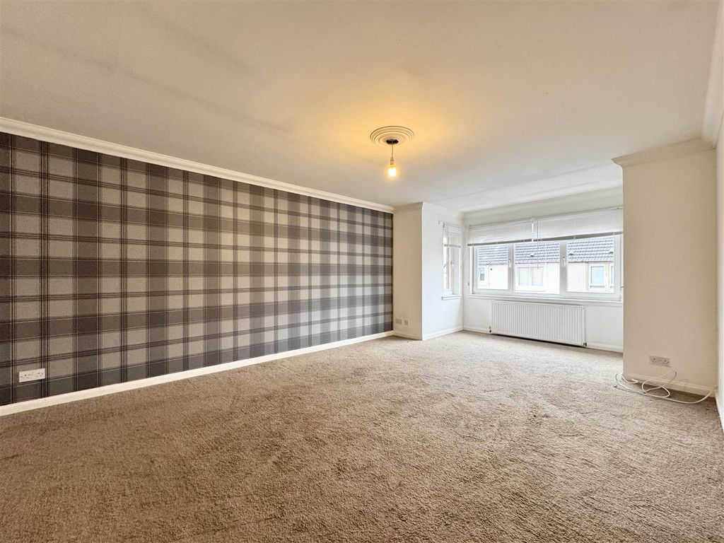 Property photo 2 of 13 Lounge