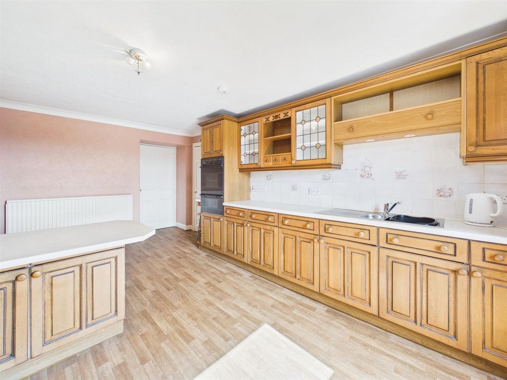 Property photo 3 of 25 Cam01486G0-Pr1055-Still008.Jpg