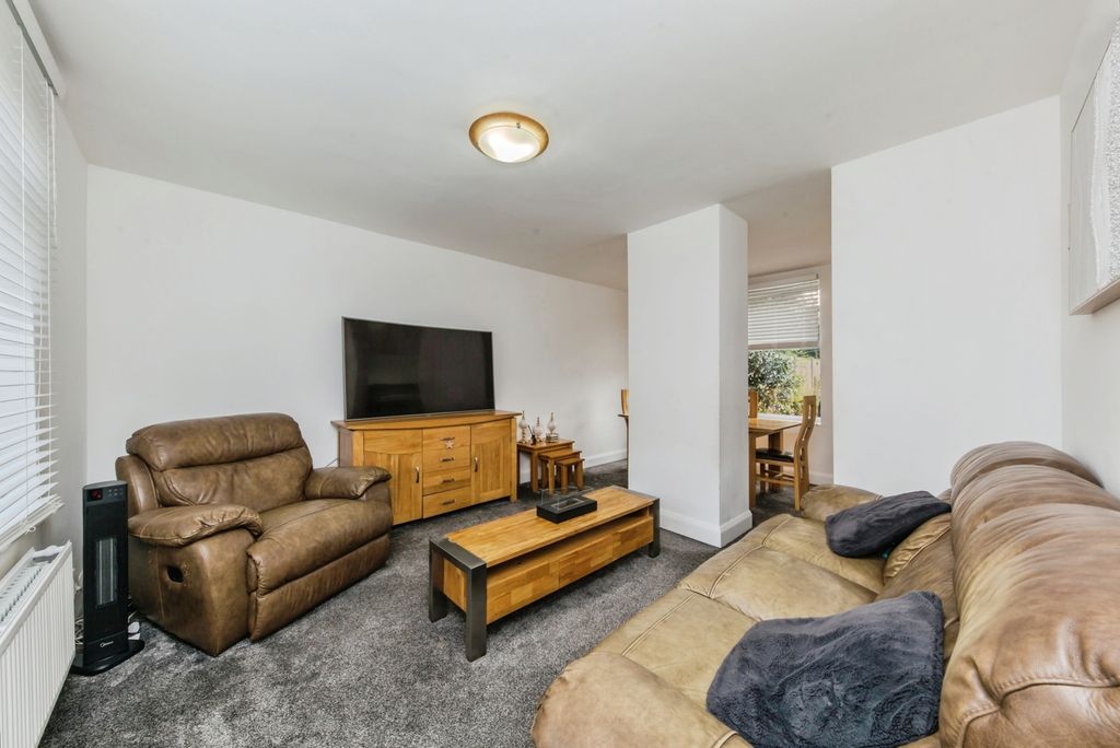 Property photo 2 of 17 Photo