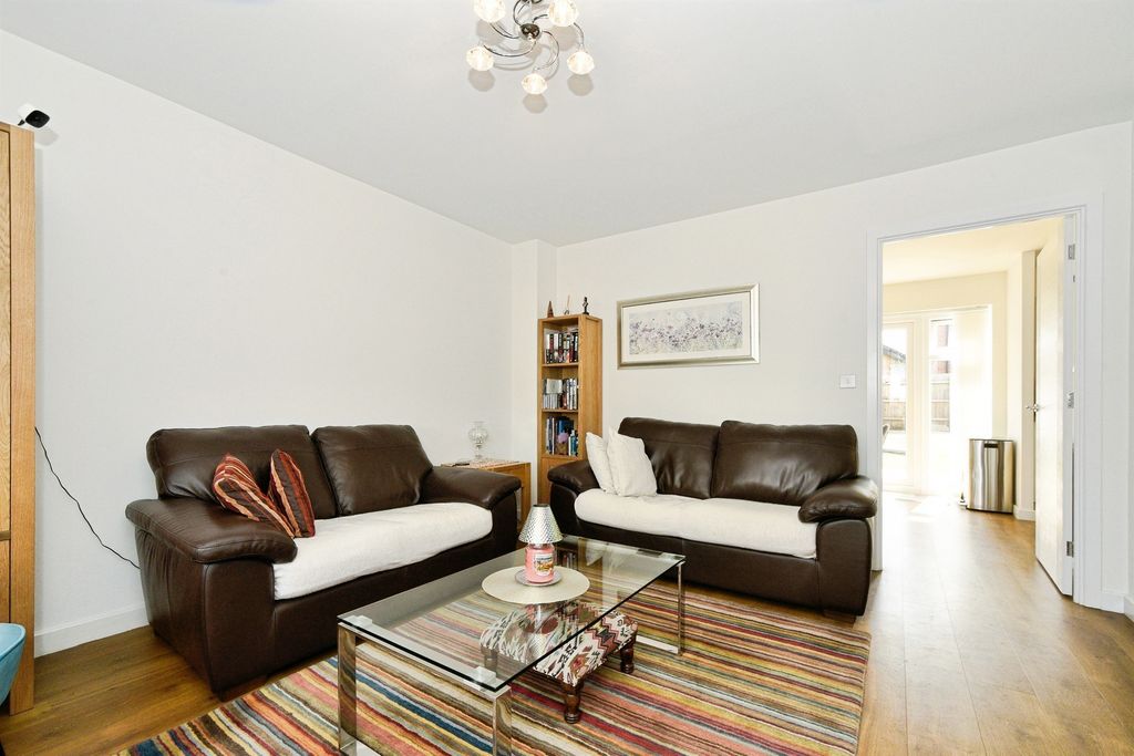 Property photo 3 of 19