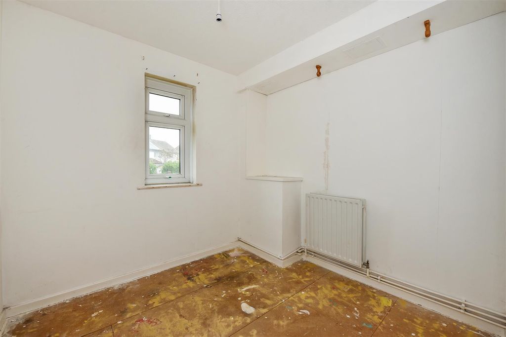 Property photo 3 of 12 Ph14_6266216.Jpg