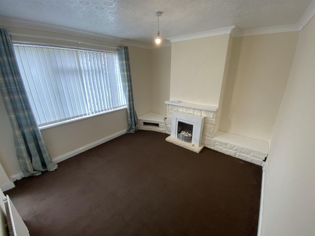 Property photo 2 of 8 Lounge