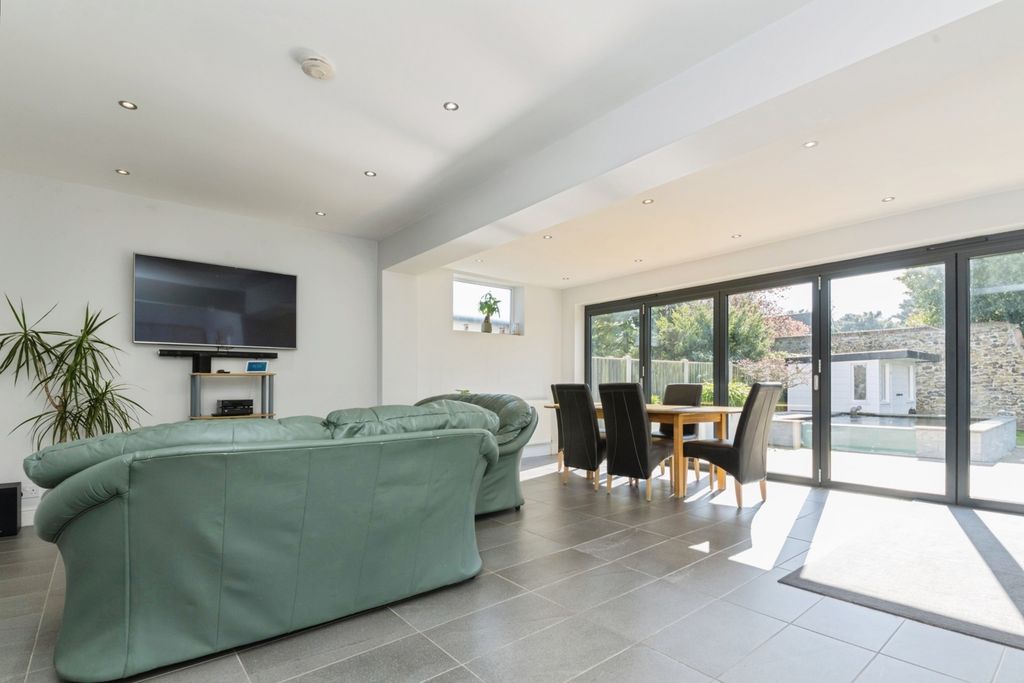 Property photo 3 of 24 Living/Dining Area