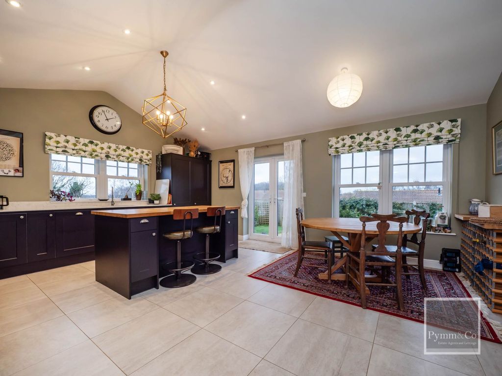 Property photo 2 of 25