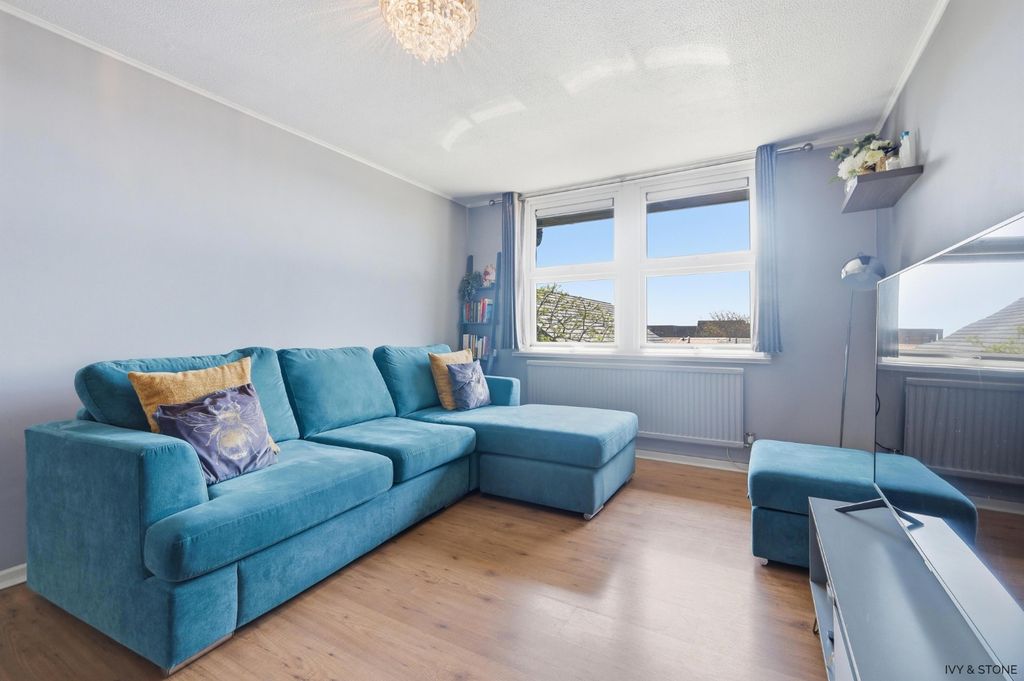 Property photo 1 of 10 5104381