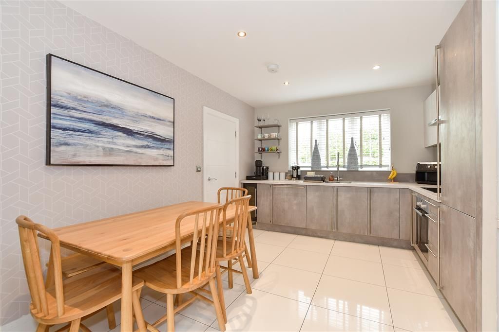 Property photo 2 of 15 Kitchen