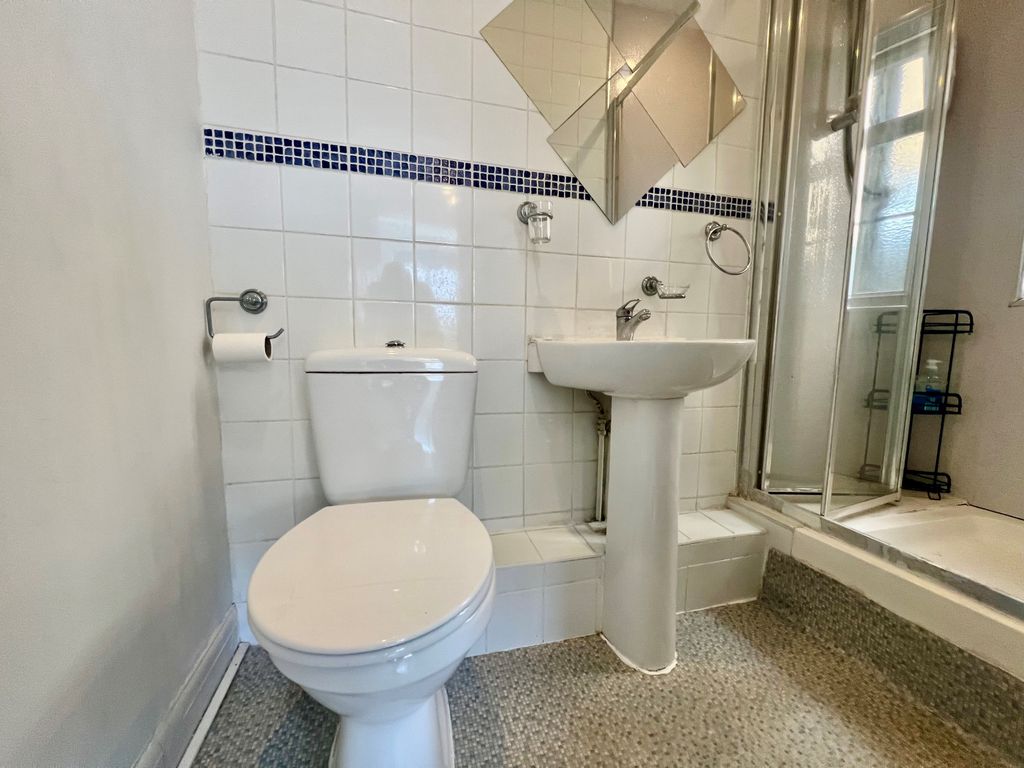 Property photo 3 of 4 Bathroom
