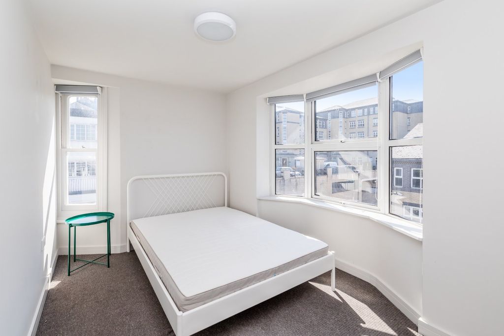 Property photo 3 of 8 Picture No. 09