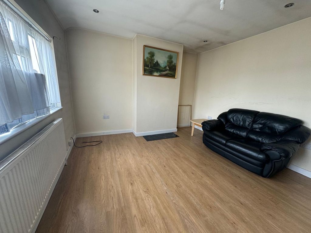 Property photo 2 of 5 Gallery