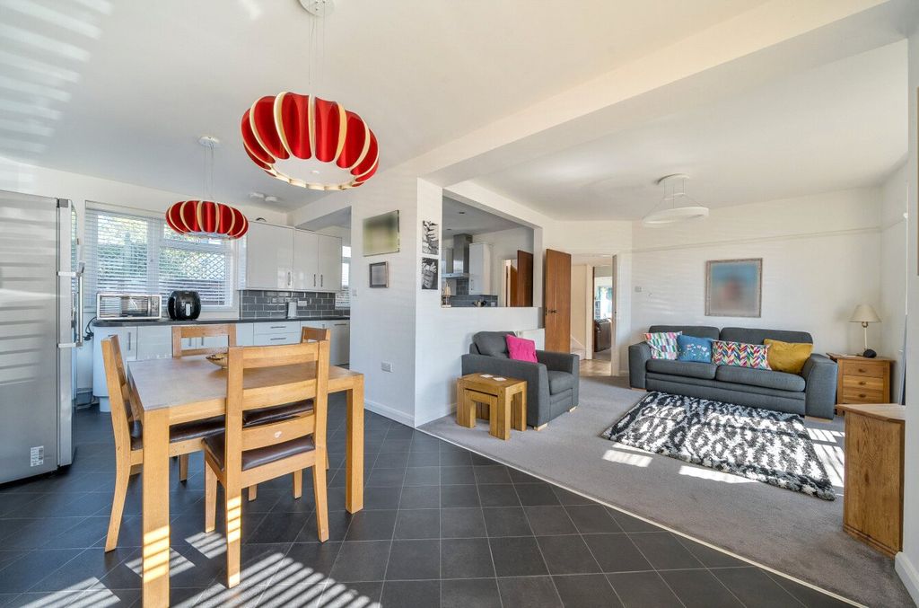 Property photo 3 of 13 Kitchen/Dining Room