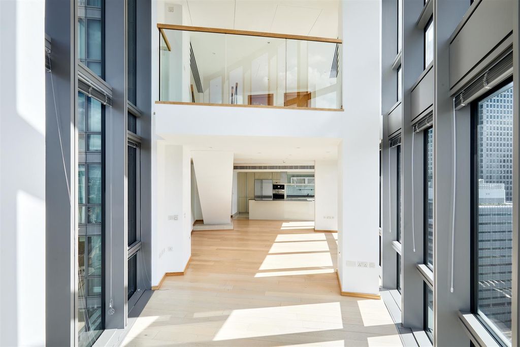Property photo 2 of 19 Reception