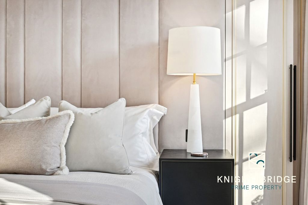 Additional image 31 of 6 bed property to rentChester Square, London SW1W