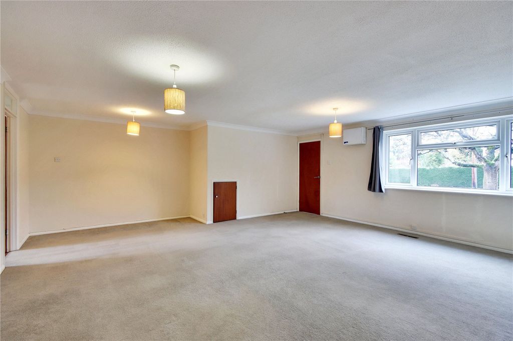 Property photo 2 of 8 Reception Room