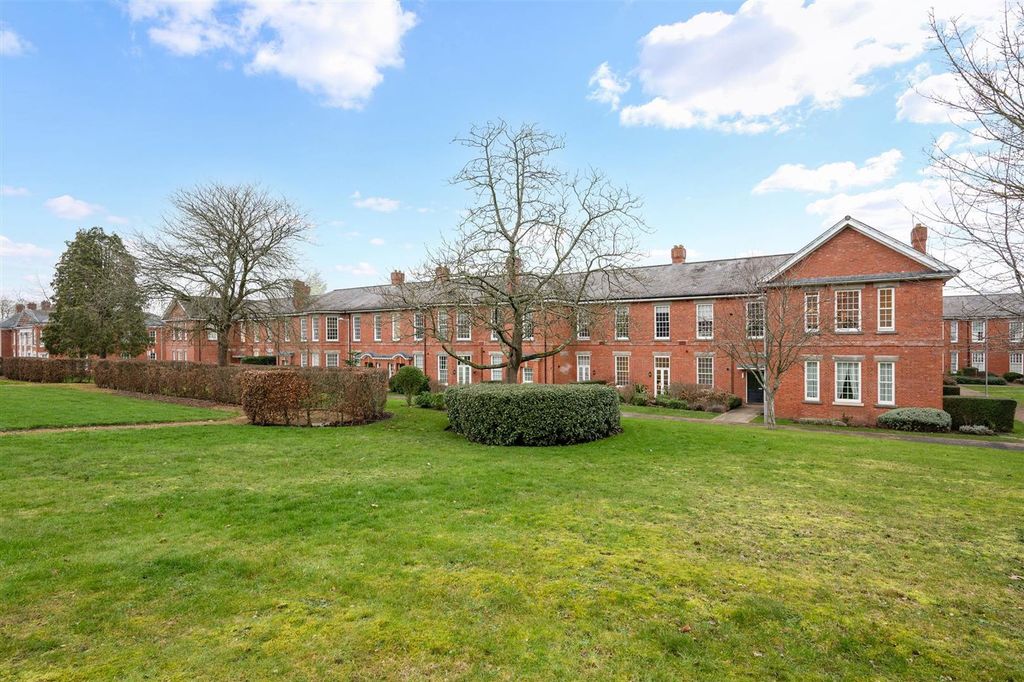 Property photo 1 of 13 Darwin Court