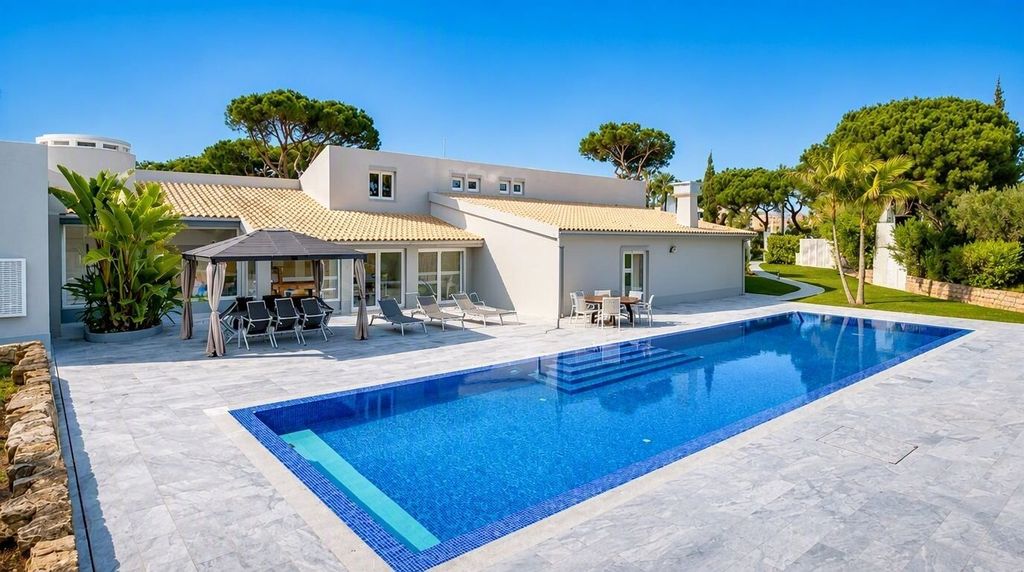 Property photo 1 of 59 Elegant Prestigious 4+1 Bedroom Villa In Vilamoura