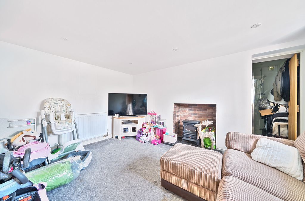 Property photo 3 of 7 1296573-9-6839c41...