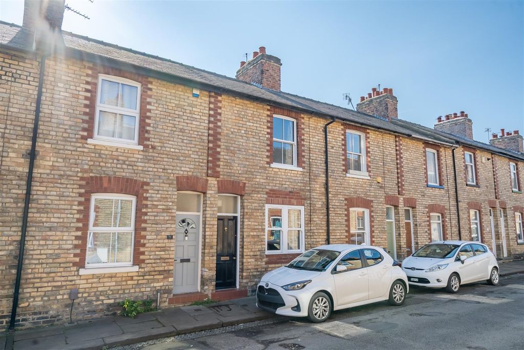 Property photo 1 of 12 Sutherland Street_-12.Jpg