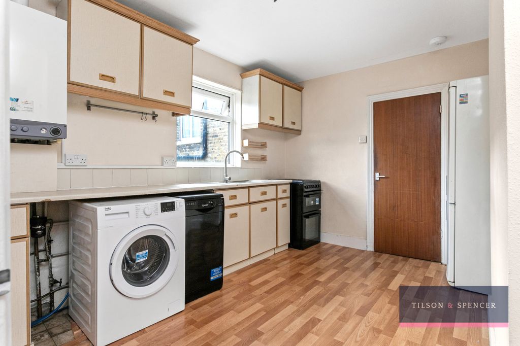 Property photo 3 of 12 7