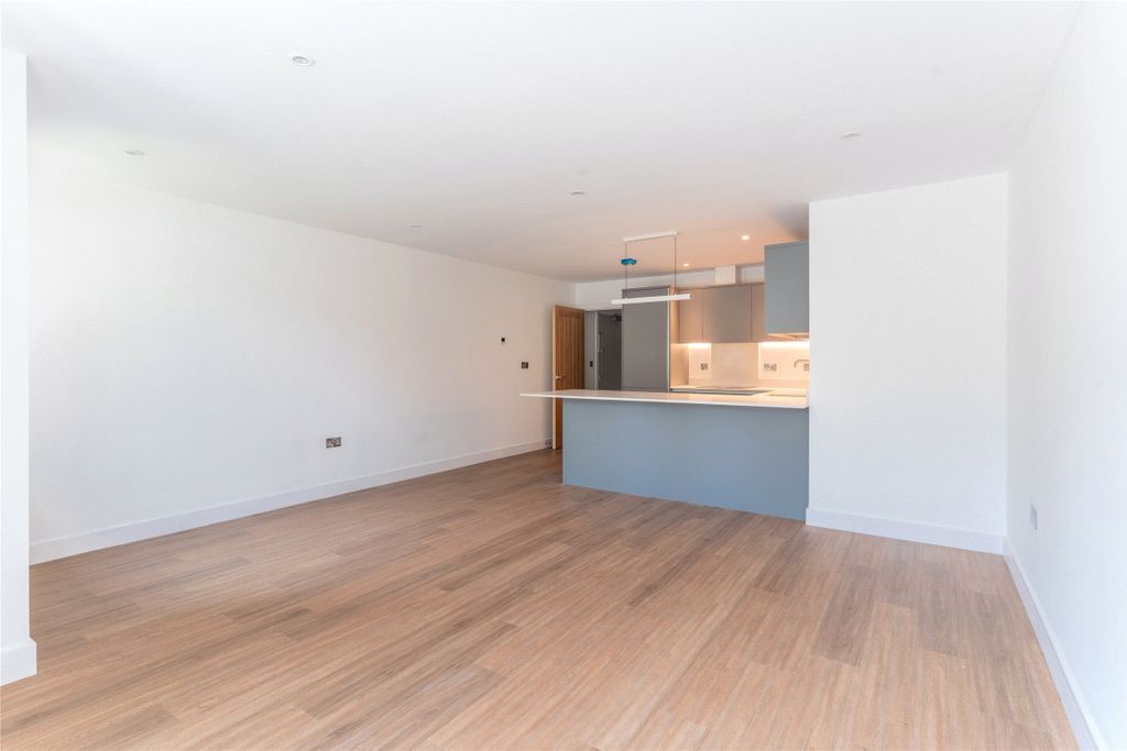 Property photo 2 of 13 Picture No. 10