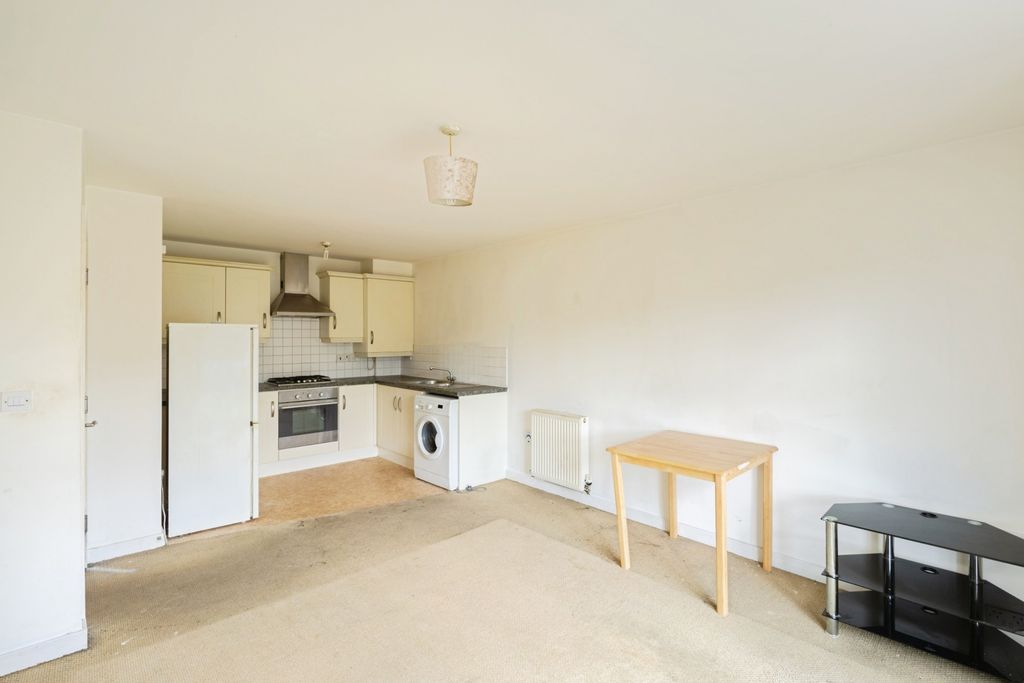 Property photo 2 of 17 Photo