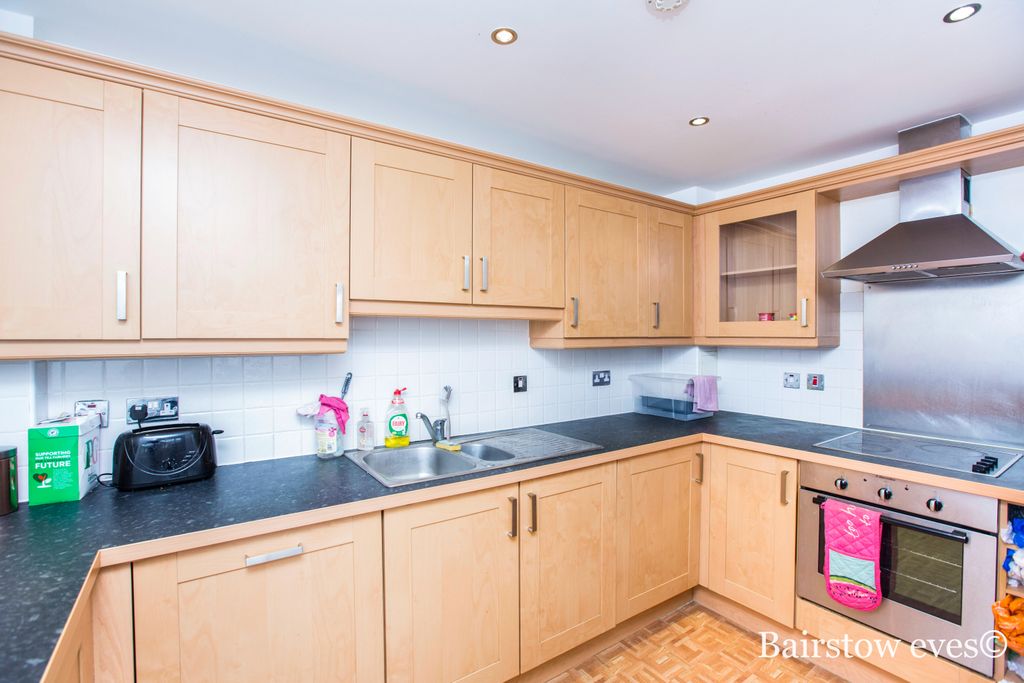 Property photo 2 of 8 Kitchen