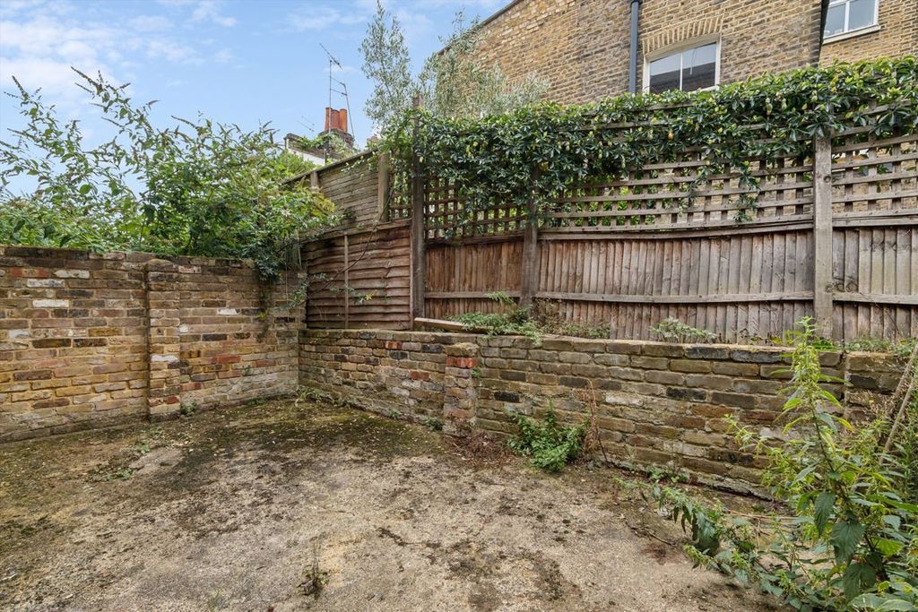 Property photo 3 of 6