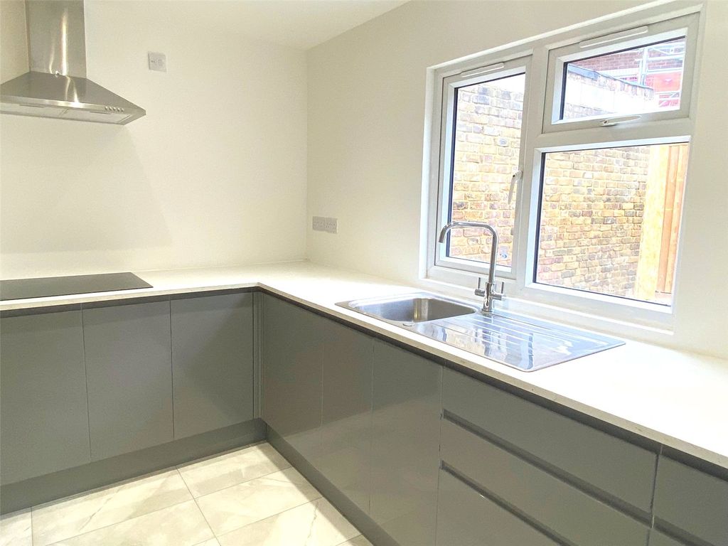 Property photo 2 of 9 Kitchen