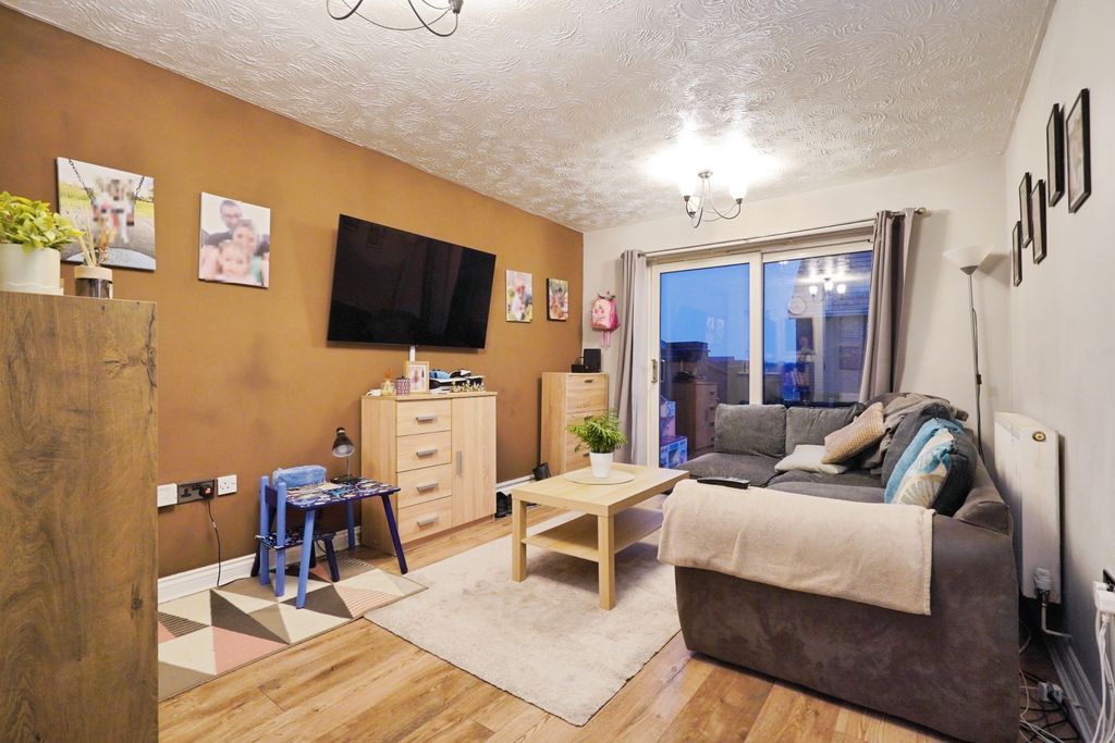 Property photo 3 of 14