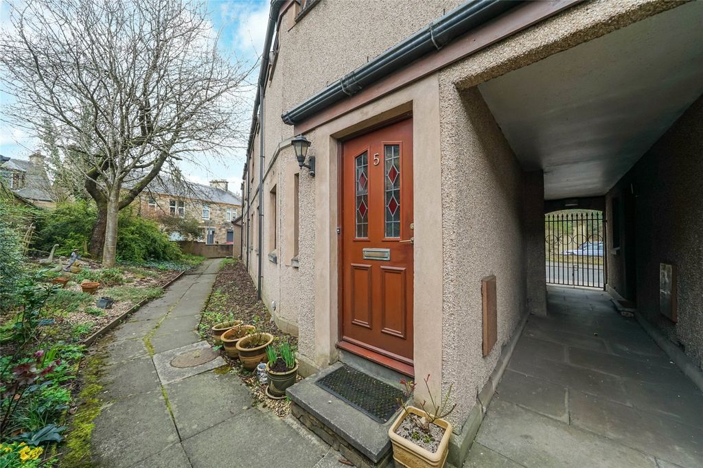 Property photo 2 of 22 Picture No. 27