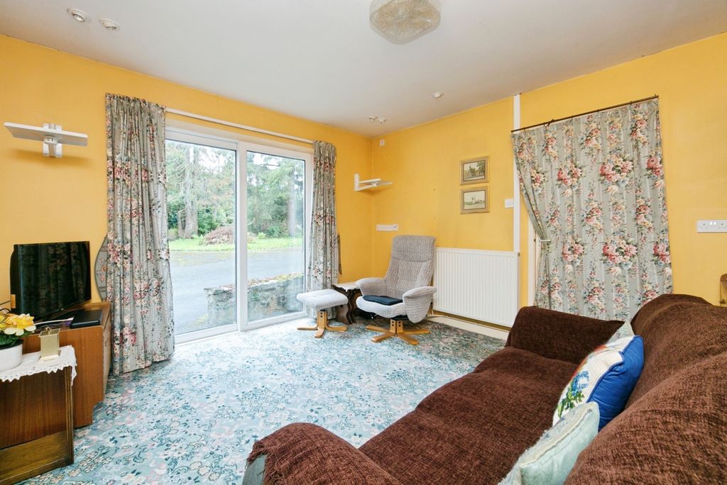 Property photo 3 of 23 Pbox-Img.Jpg