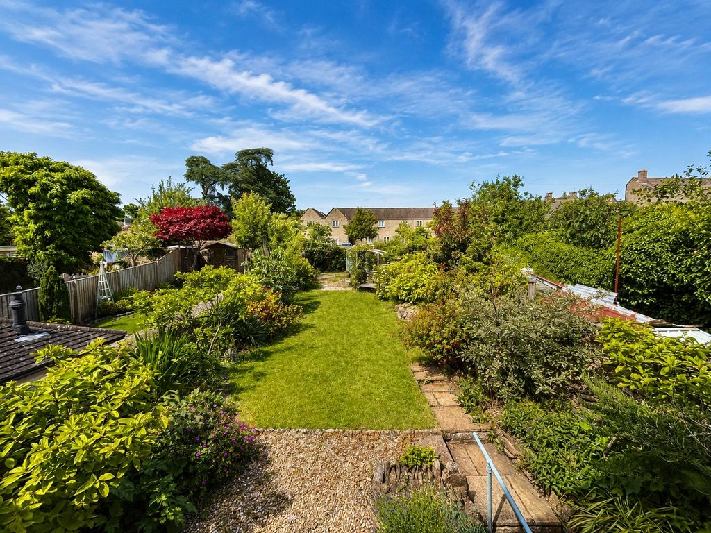 Property photo 2 of 18 Garden