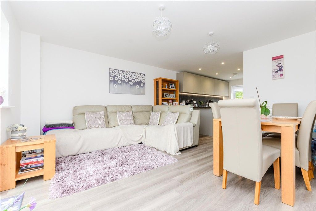 Property photo 3 of 10 Lounge/Diner