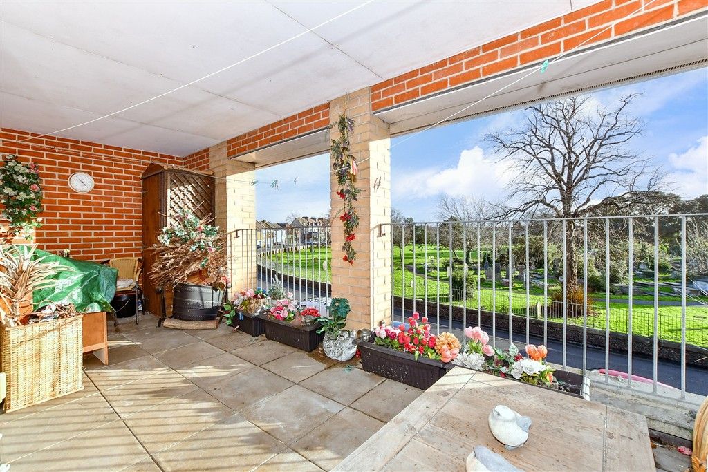 Property photo 2 of 7 Balcony / Terrace